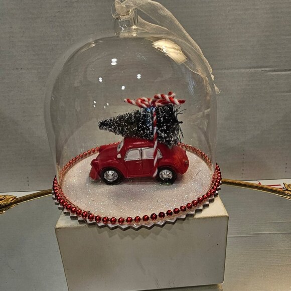 Christmas ornaments, car with Christmas tree - Picture 1 of 3